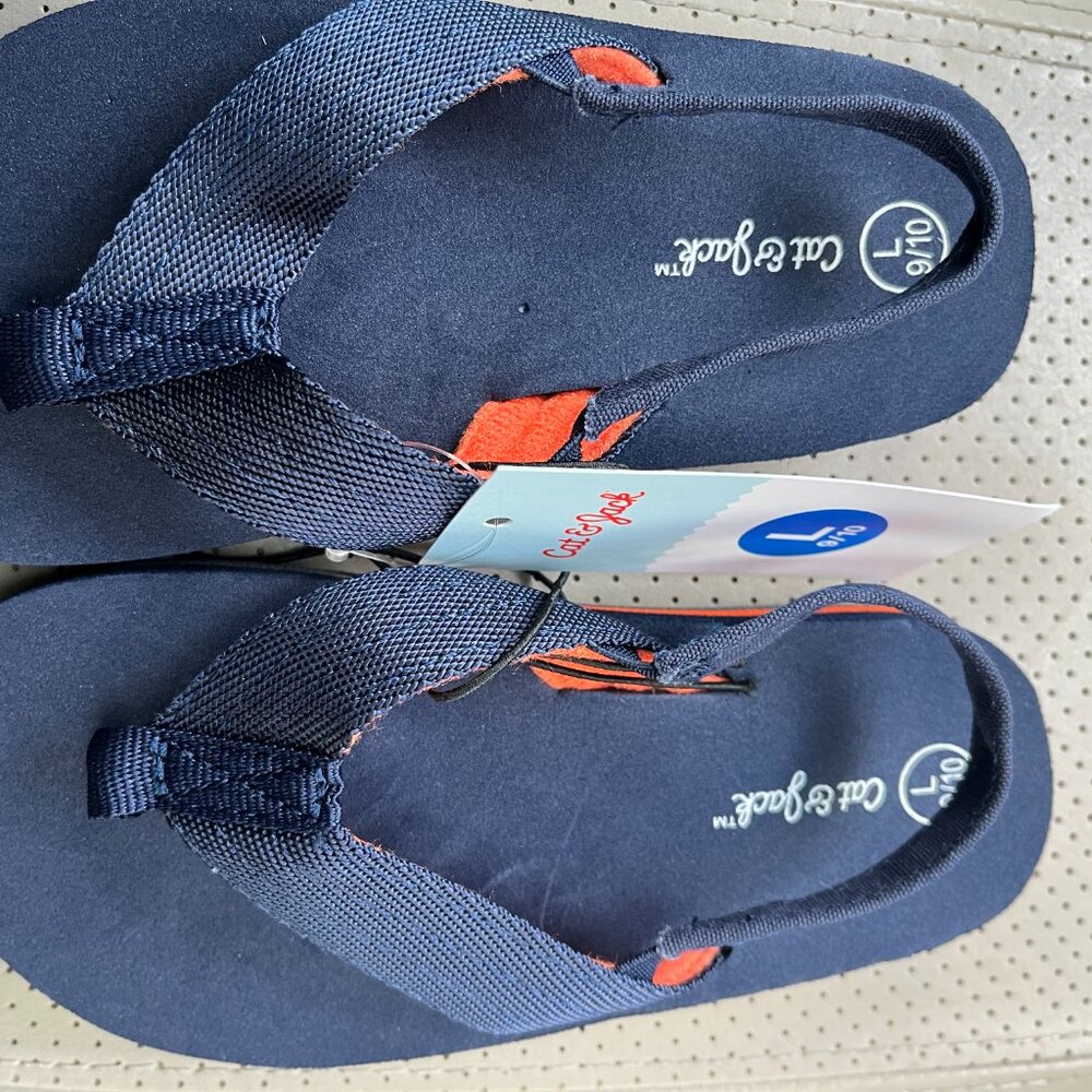Boys Cat & Jack sandals flip flops sz 9/10